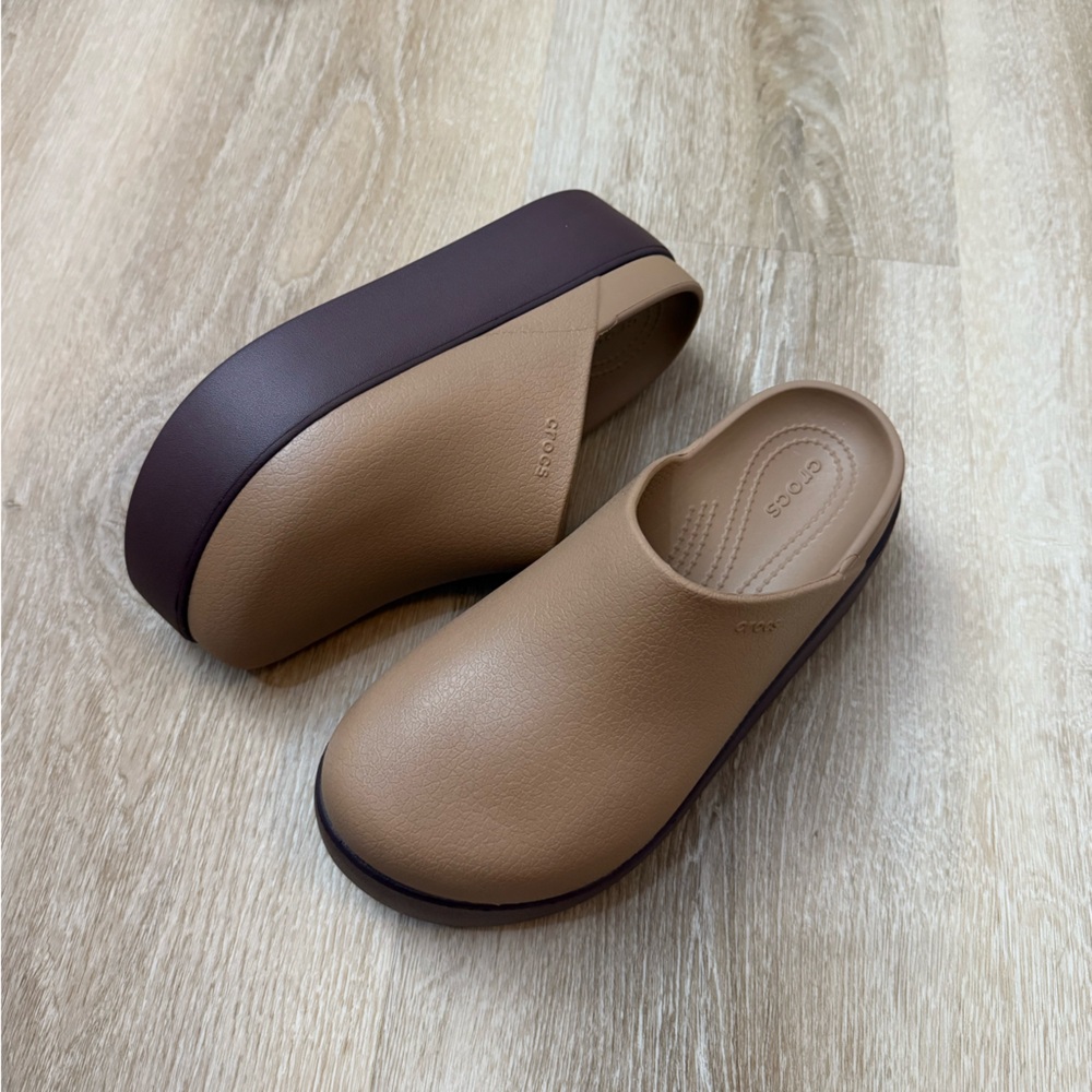 NWT Crocs Women's Dylan Platform Clog Sepia W8